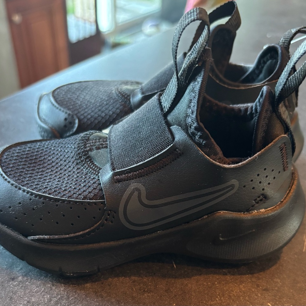 Nike Kids Black Slip-On Sneakers